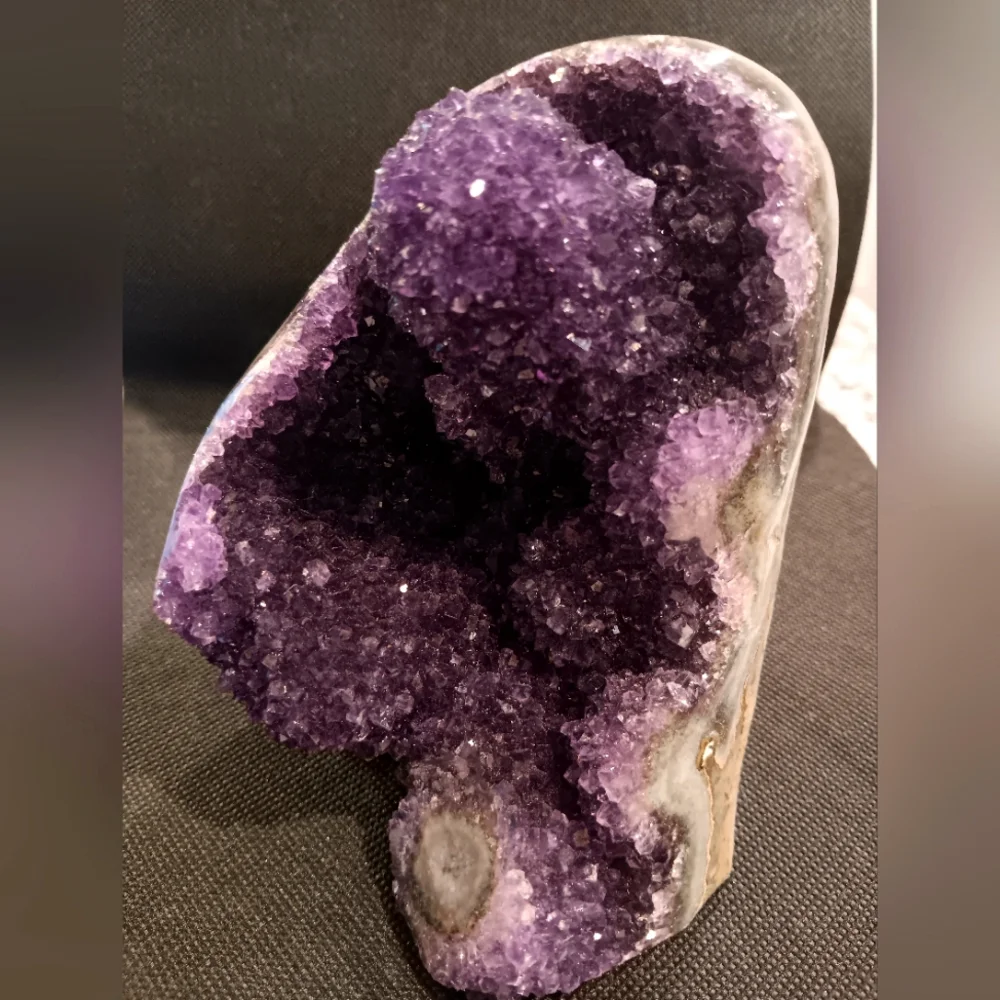 Stunning Purple Amethyst Geode Huge New - Picture 8 of 16